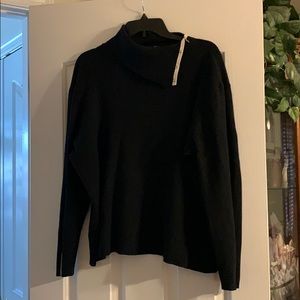 Versatile Venezia Black Sweater